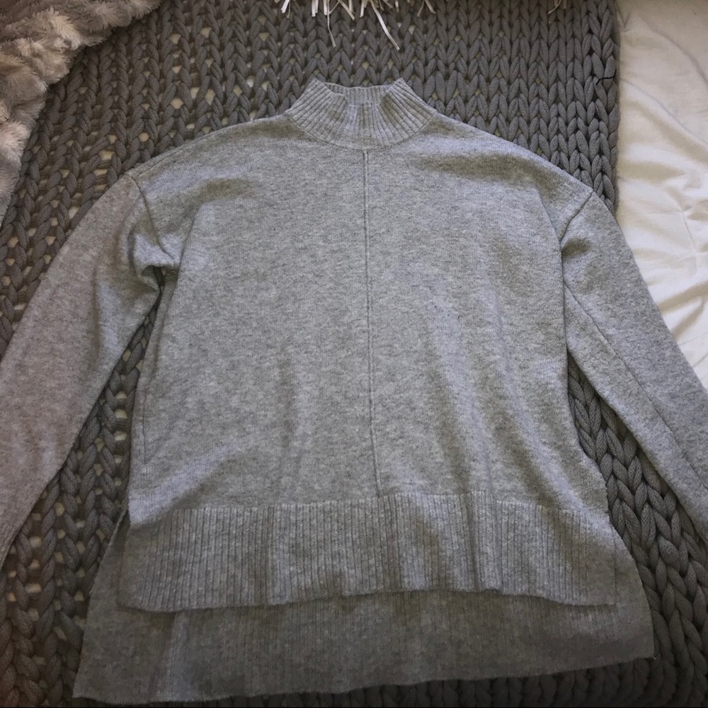 ELIE TAHARI Gray Sweater